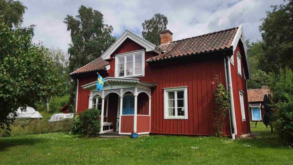 Cerveny domek opt